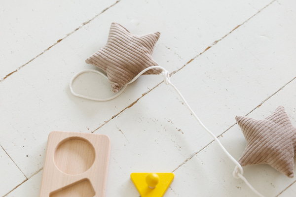 Corduroy Stars Garland Cappuccino