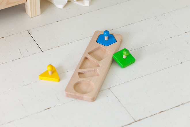 Drewniana zabawka – sorter kształtów - 7