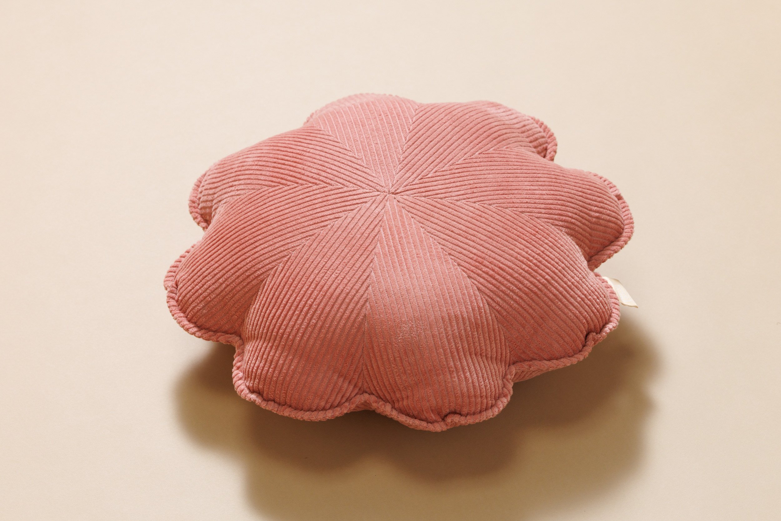 Almofada de Veludo Cotelê Flor Pêssego Almofada de Veludo Cotelê Flor Pêssego