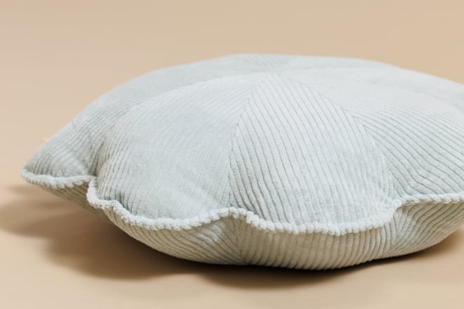 Coussin Fleur en Velours Côtelé Vert d'eau
