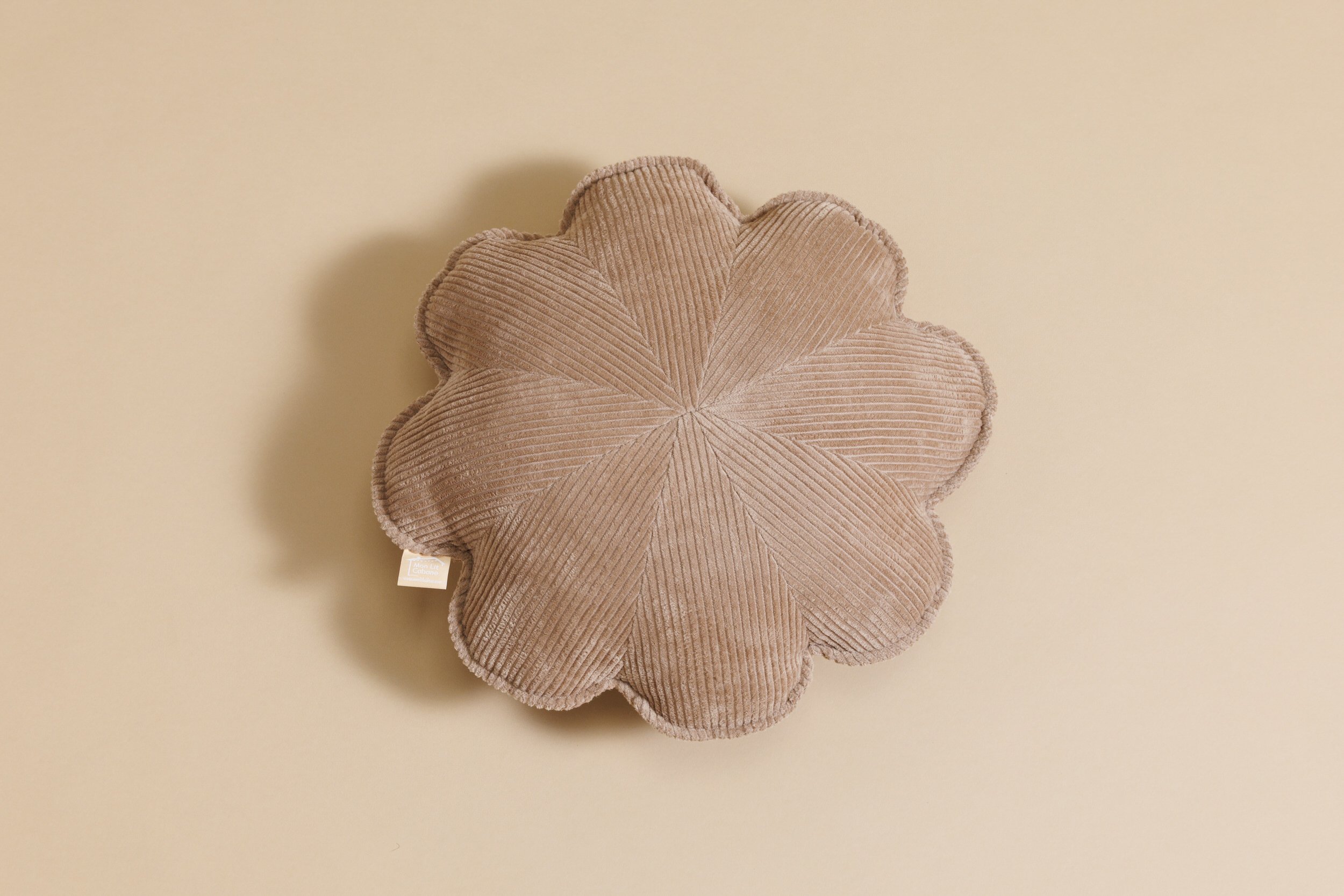 Almofada de Veludo Cotelê Flor Framboesa Almofada de Veludo Cotelê Flor Framboesa