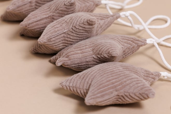 Corduroy Stars Garland Cappuccino