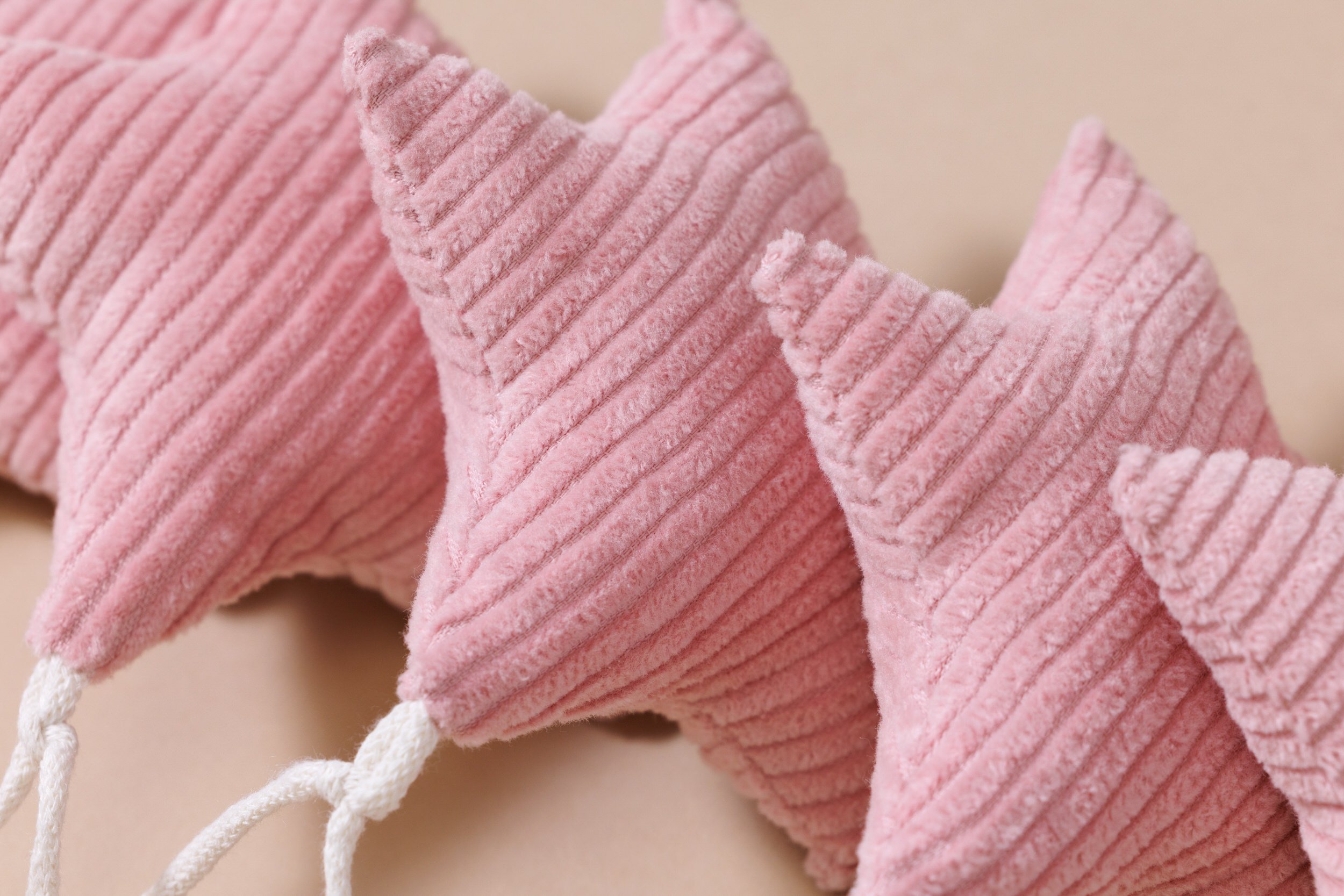 Guirnalda de Estrellas de Pana Rosa Guirnalda de Estrellas de Pana Rosa