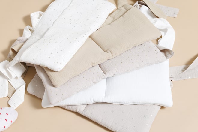 Bed Organiser - Beige & Gold Dots