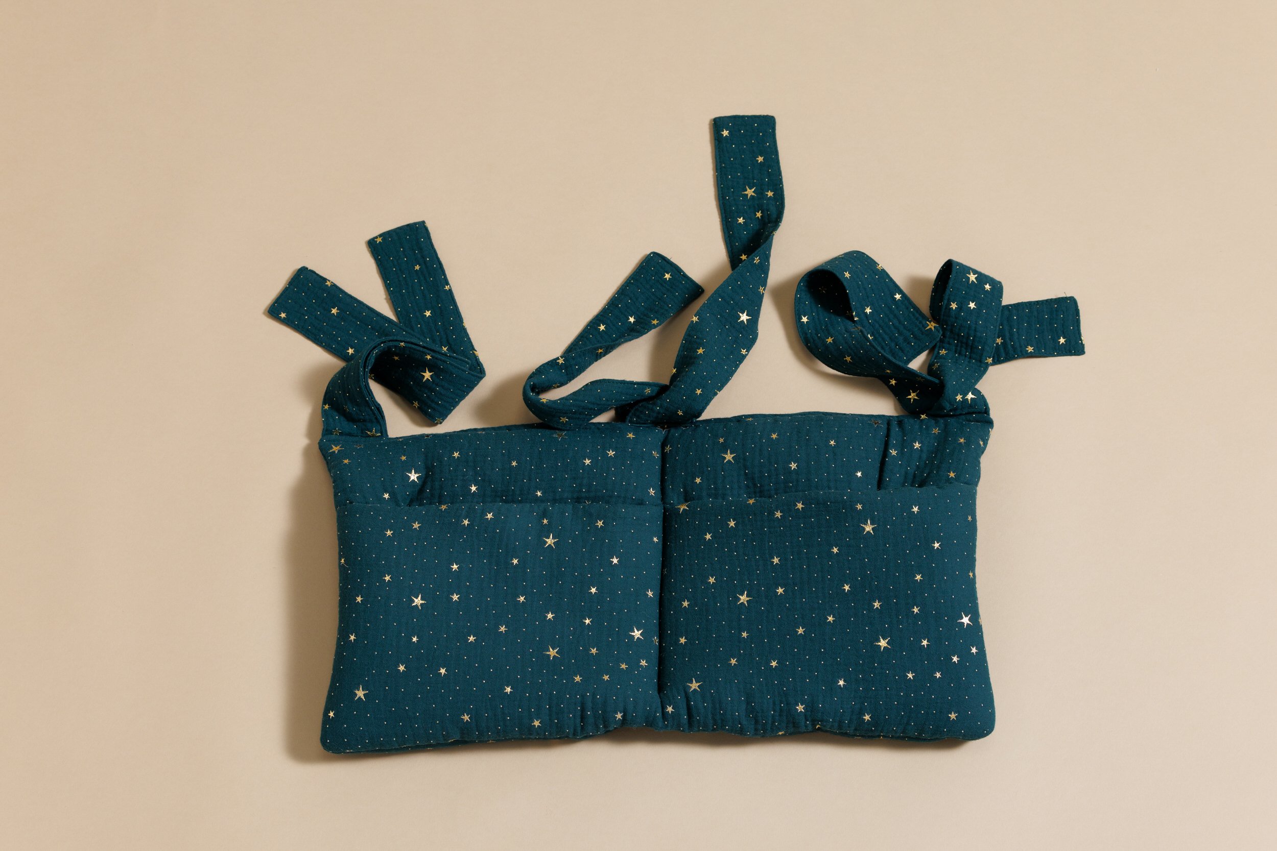 Pochette de Rangement Lit - Vert Foncé à Étoiles Dorées Pochette de Rangement Lit - Vert Foncé à Étoiles Dorées