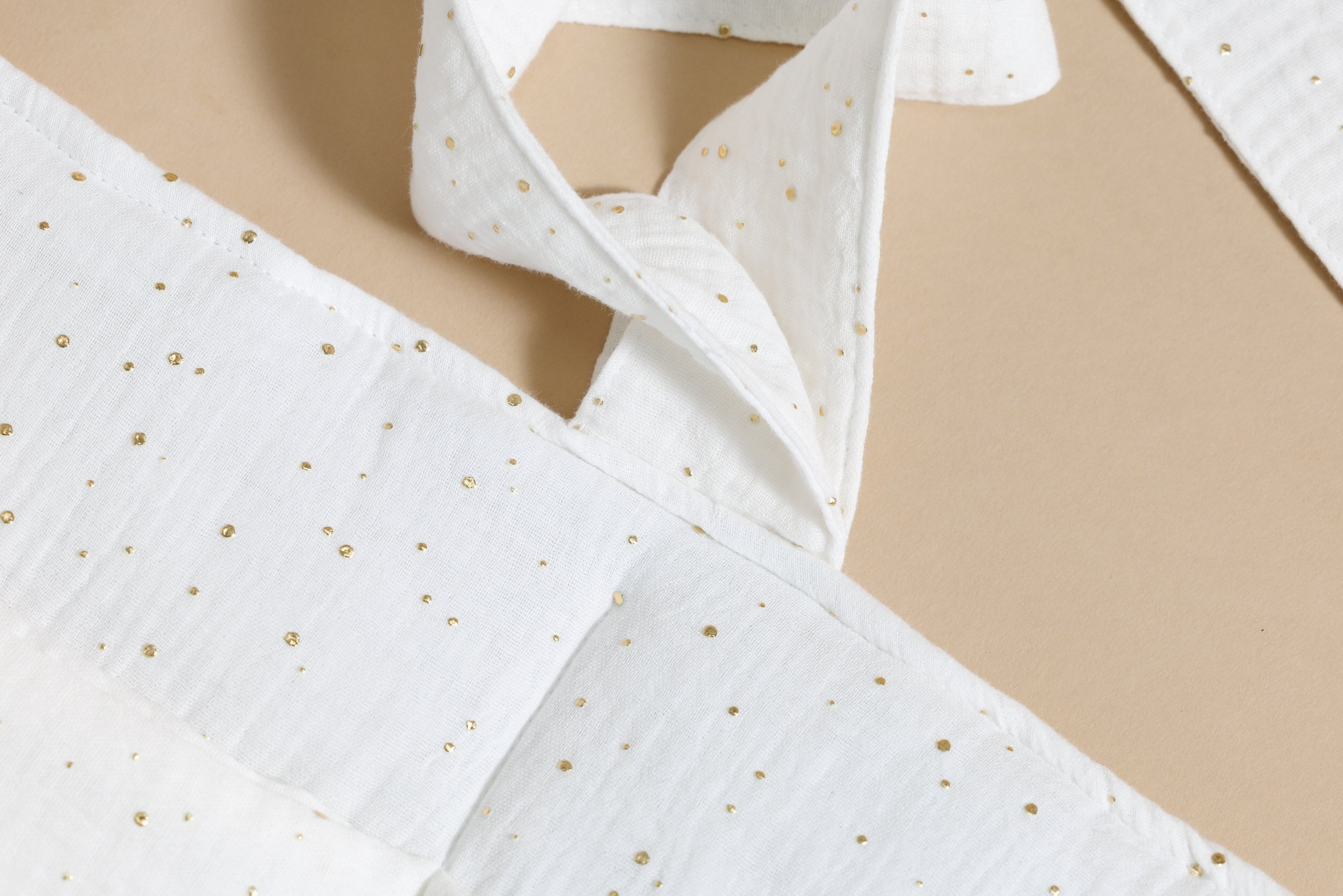 Tasca per letto - Bianca con pois dorati Tasca per letto - Bianca con pois dorati