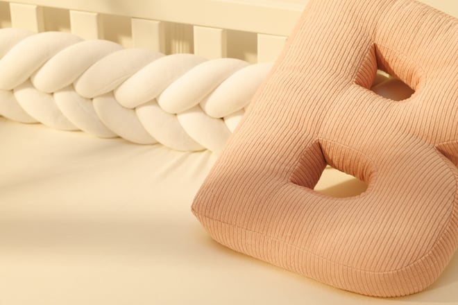 Coussin Lettre B - Velours Côtelé Rose