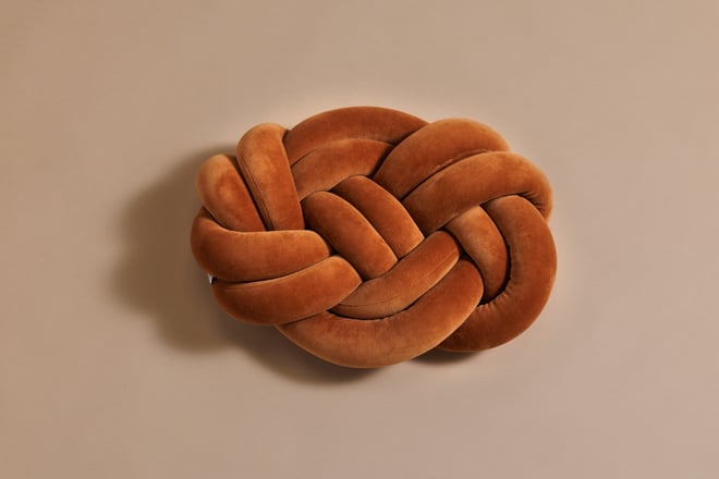 Cojín Nudo Canela