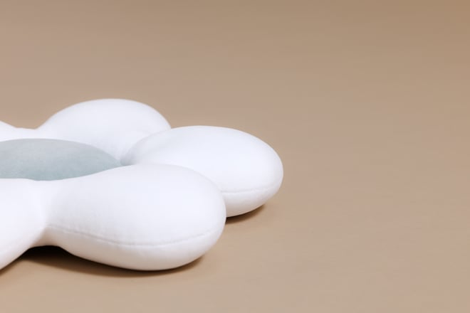 Velour Daisy Cushion - Sage Green