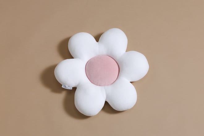 Velour Daisy Cushion - Powder Pink