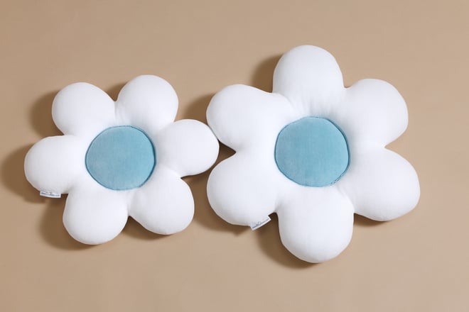 Cojín de terciopelo Margarita - Ice Blue
