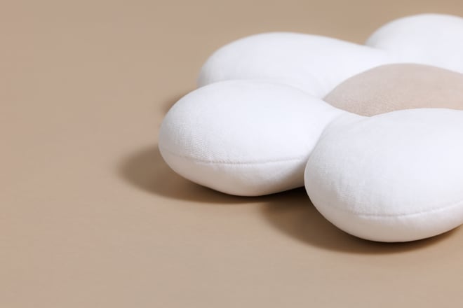 Coussin Marguerite en Velours - Beige