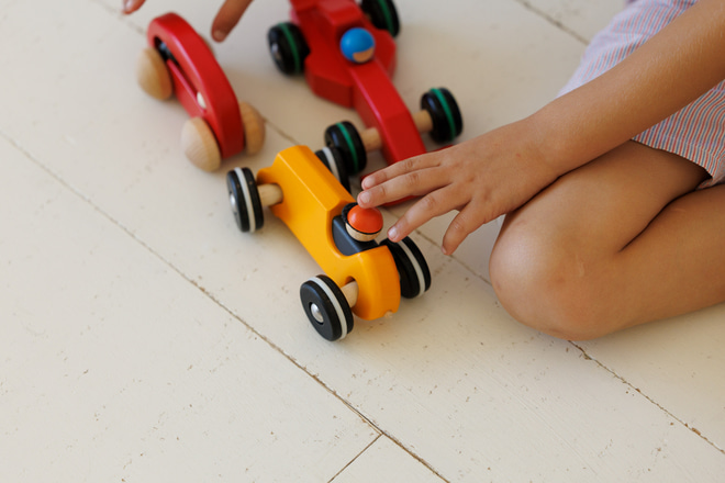 Jouet en bois - Voiture avec Perles Jouet en bois - Voiture avec Perles