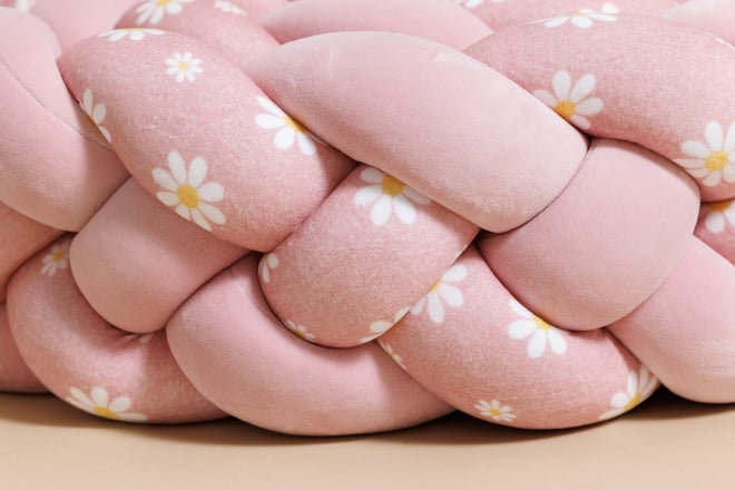Daisies Powder Pink Bed Bumper - 4 Ropes