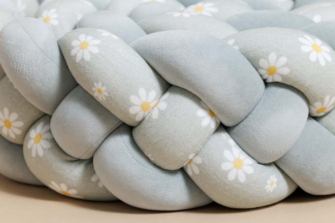 Daisies Powder Pink Bed Bumper - 4 Ropes