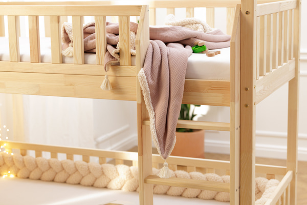 Zweiseitige Musselin-Baumwolle und Bouclé-Decke - Hellrosa