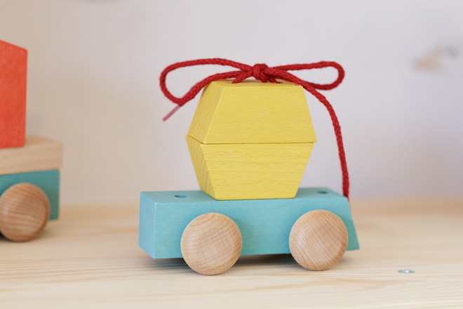 Dřevěná hračka – Nákladní auto s kostkami