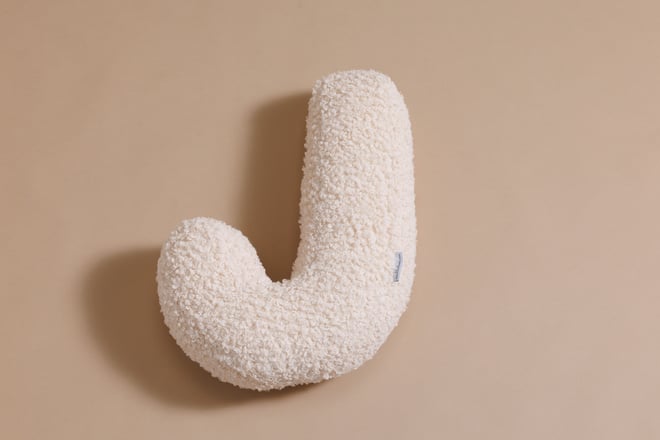 Buchstaben-Kissen J - Vanilla Boucle