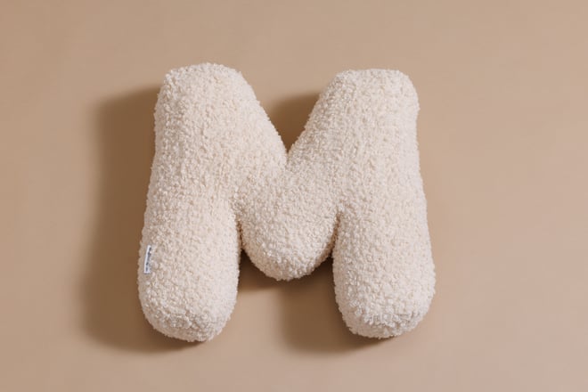 Cuscino Lettera M - Vanilla Boucle