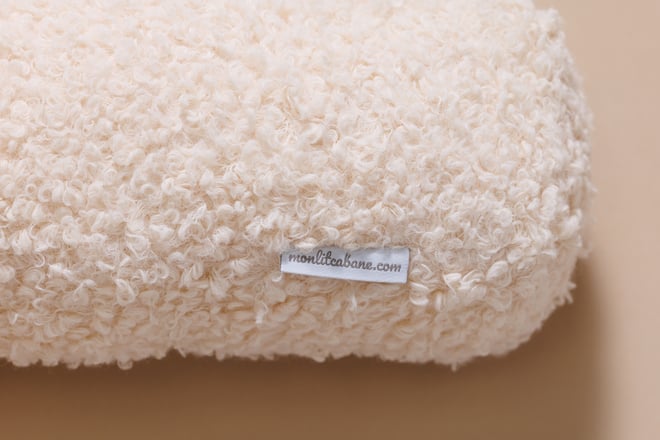Letter Cushion T - Vanilla Boucle