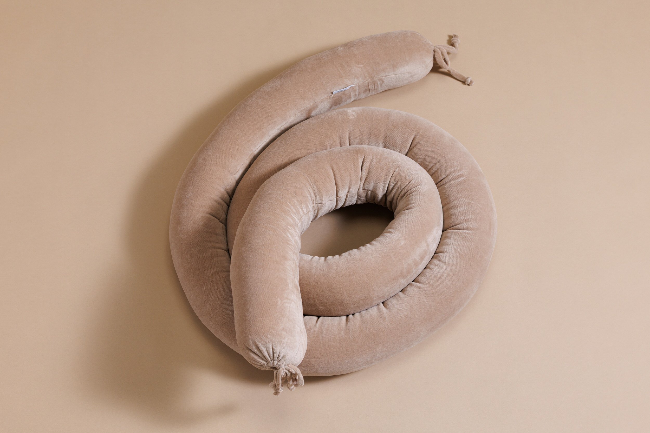Contorno de Cama Travesseiro-Cappuccino Contorno de Cama Travesseiro-Cappuccino