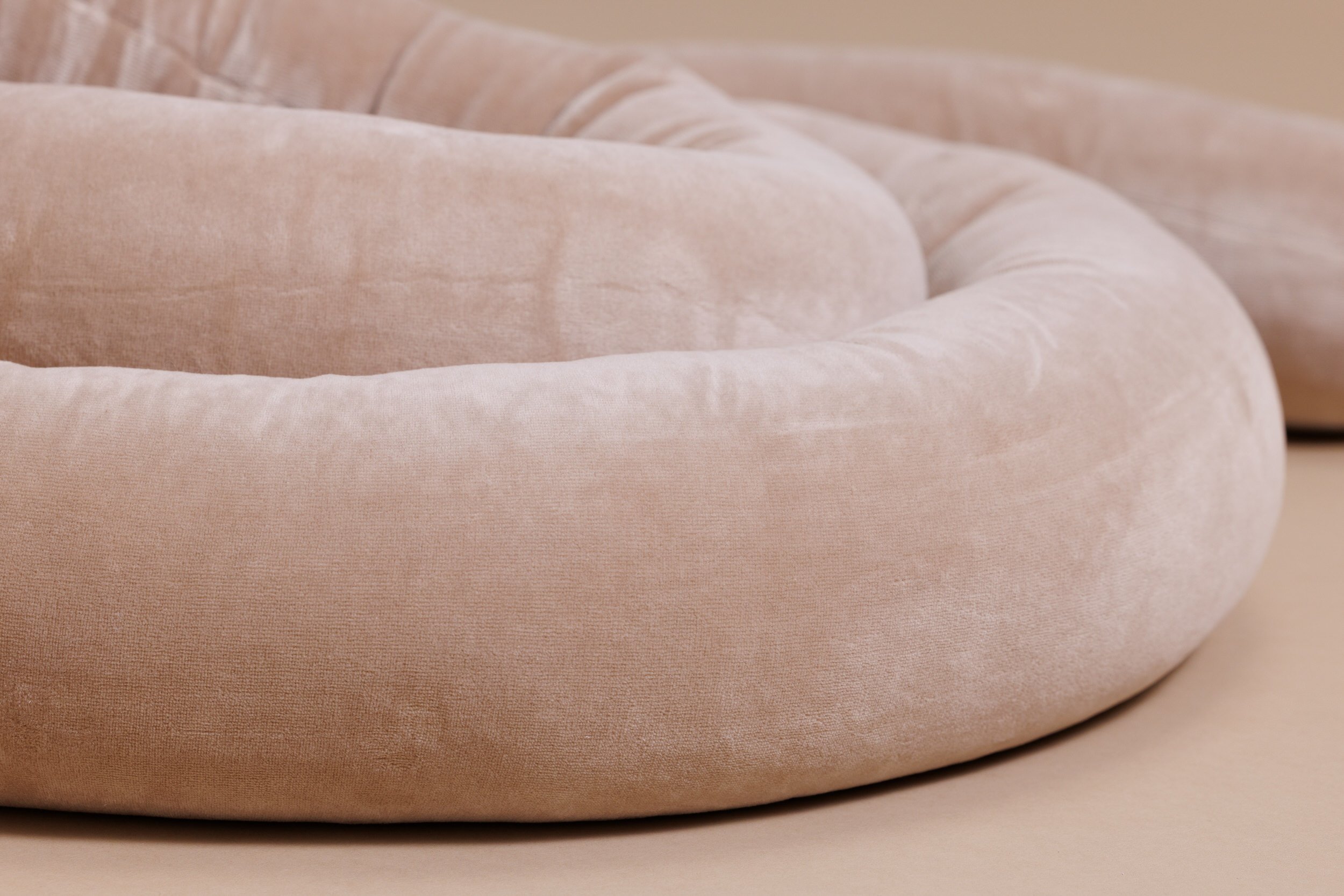 Contorno de Cama Travesseiro-Cappuccino Contorno de Cama Travesseiro-Cappuccino