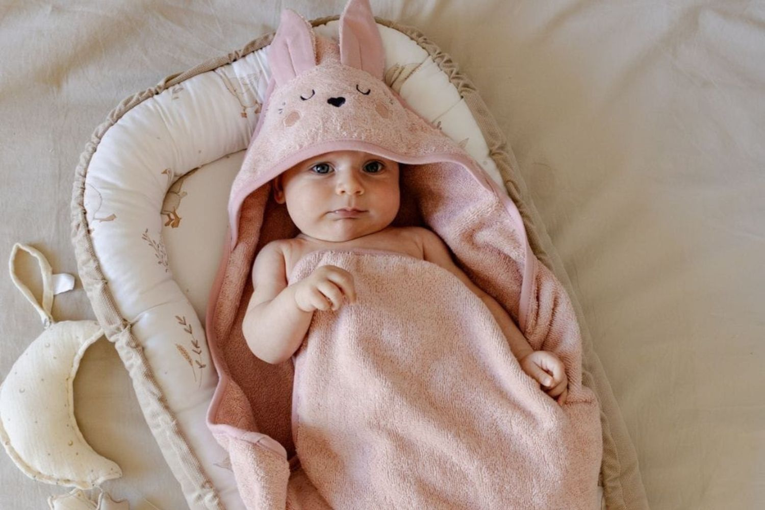 - Cape de Bain Lapin Rose 70x125cm - Rose (Mon Lit Cabane) - Image 2