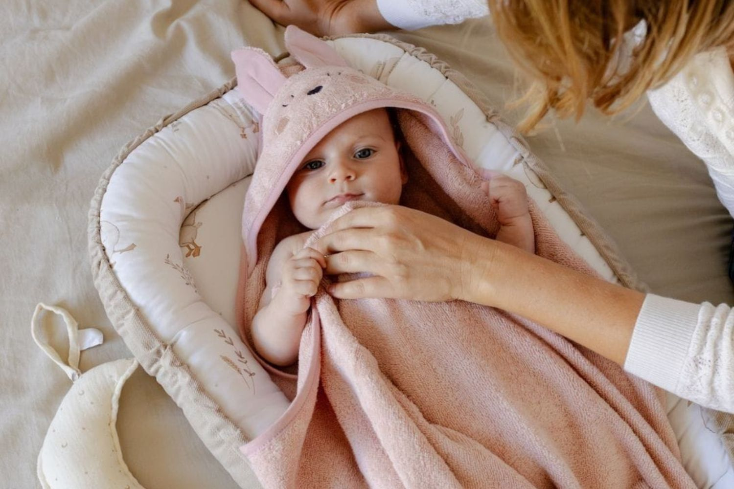 - Cape de Bain Lapin Rose 70x125cm - Rose (Mon Lit Cabane) - Image 10
