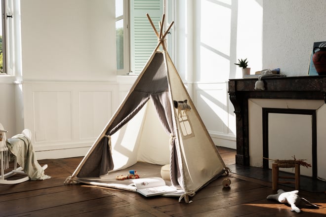 Cremefarbener Tipi