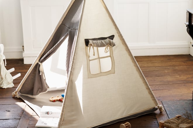 Cremefarbener Tipi