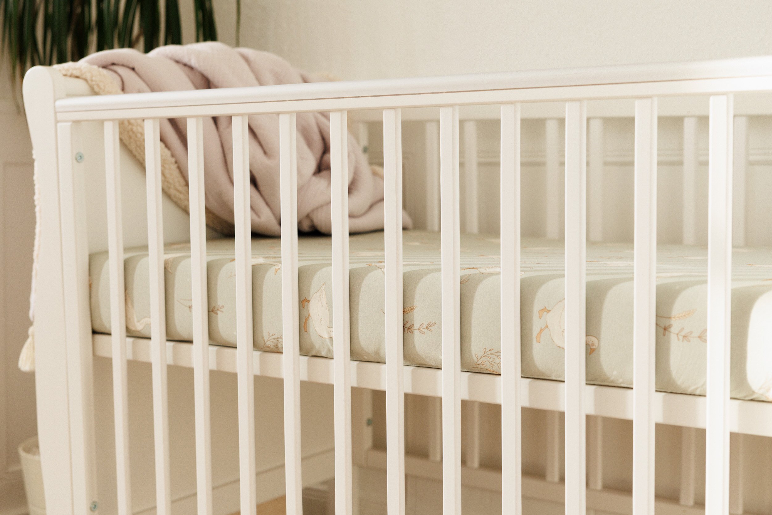 Babybett Stella Mitwachsend 70x140cm - Weiß Babybett Stella Mitwachsend 70x140cm - Weiß