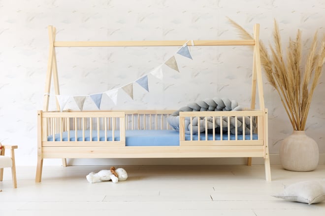 Linen Triangles Garland White and Blue