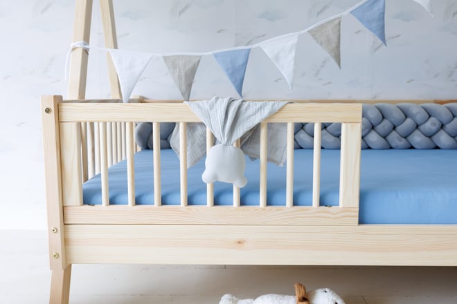 Linen Triangles Garland White and Blue