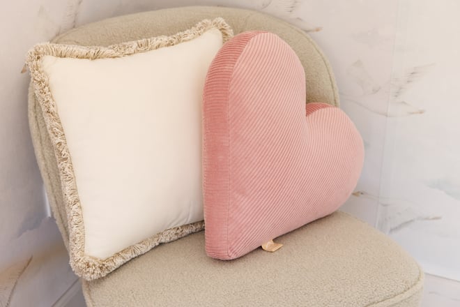 Coussin Coeur en Velours Côtelé Rose