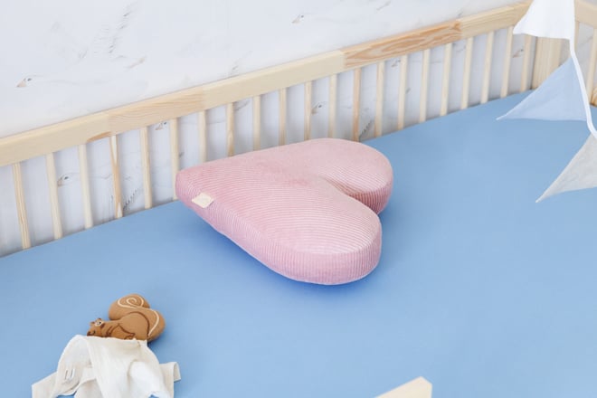 Coussin Coeur en Velours Côtelé Rose