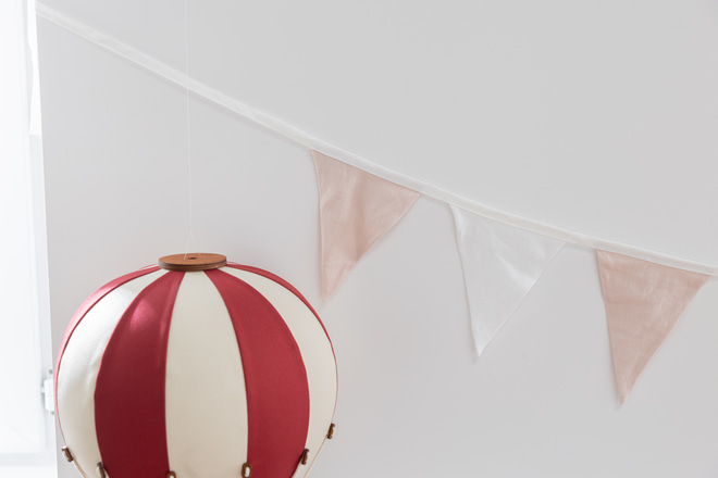 Linen Triangles Garland White and Pink