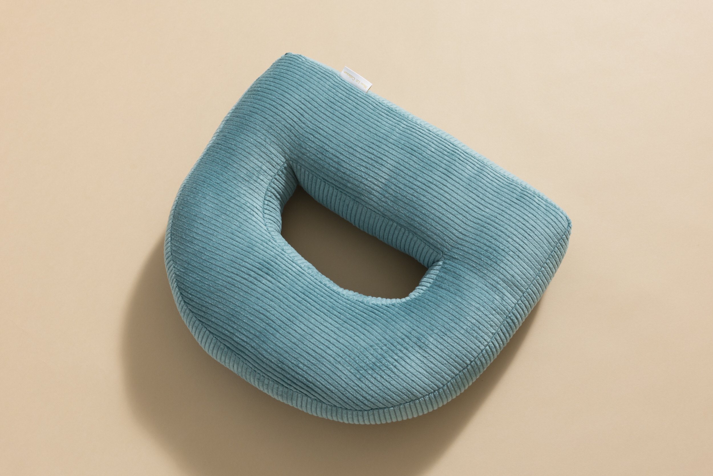Coussin Lettre D - Velours Côtelé Bleu Coussin Lettre D - Velours Côtelé Bleu