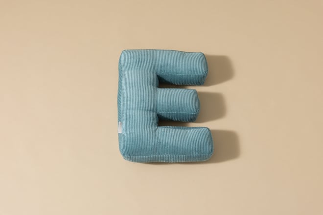 Coussin Lettre E - Velours Côtelé Bleu