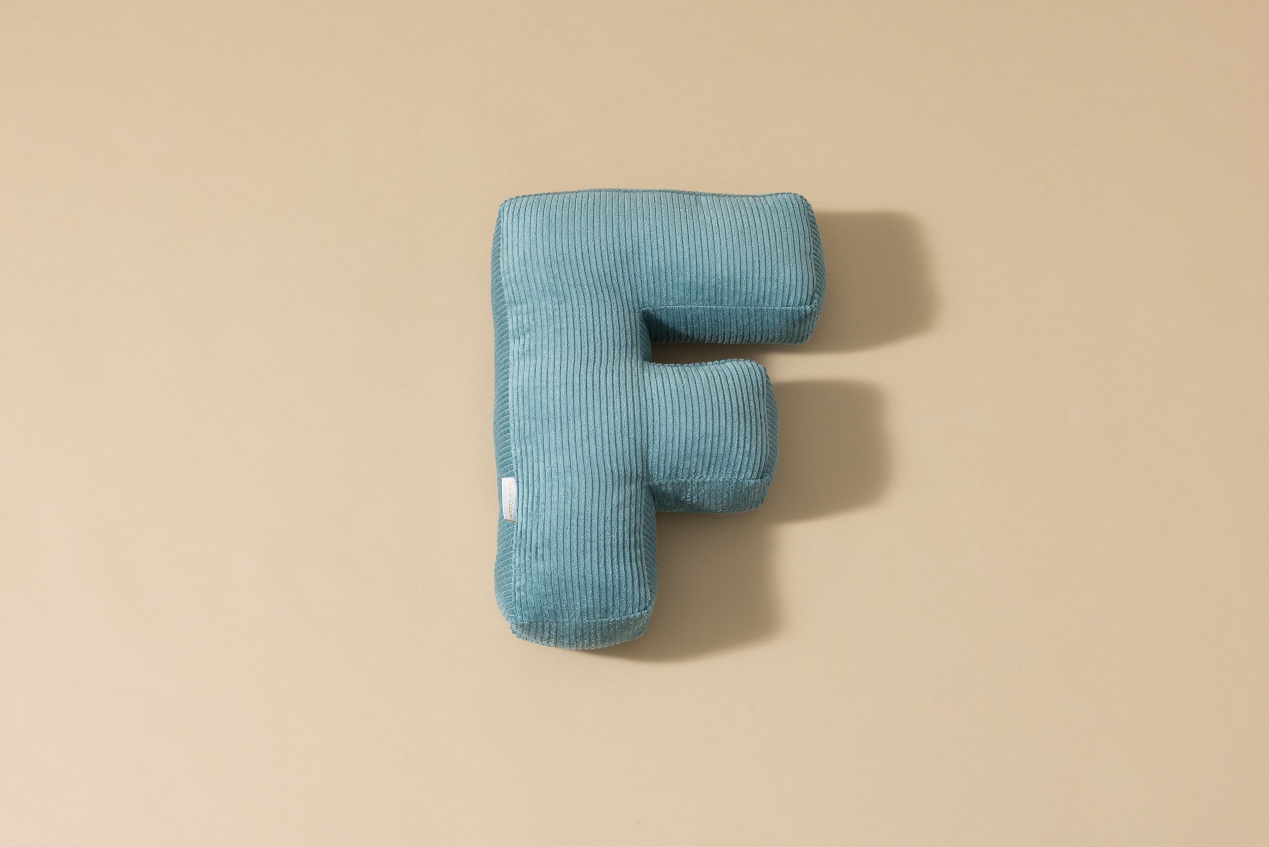 Coussin Lettre F - Velours Côtelé Bleu Coussin Lettre F - Velours Côtelé Bleu