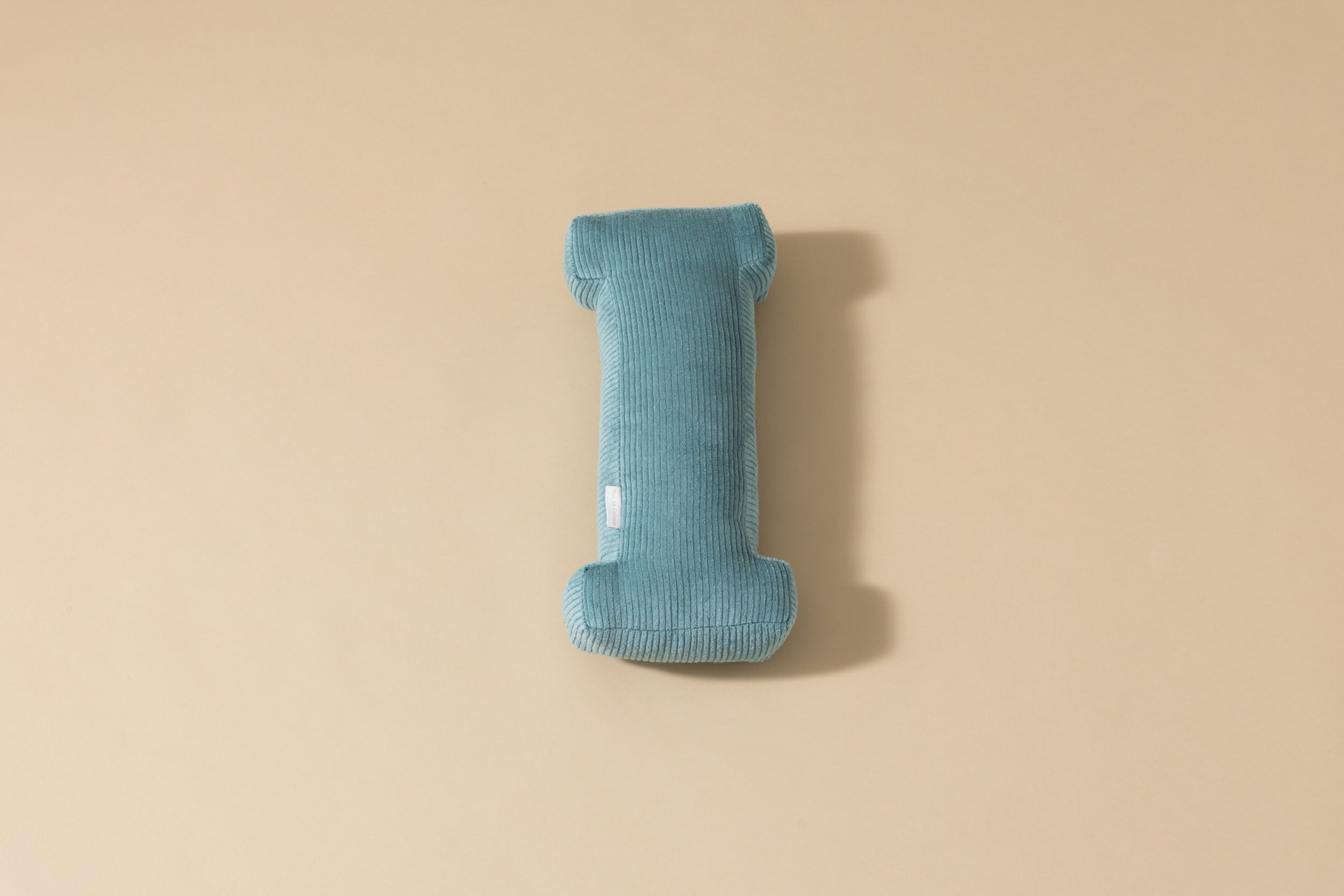 Coussin Lettre I - Velours Côtelé Bleu Coussin Lettre I - Velours Côtelé Bleu