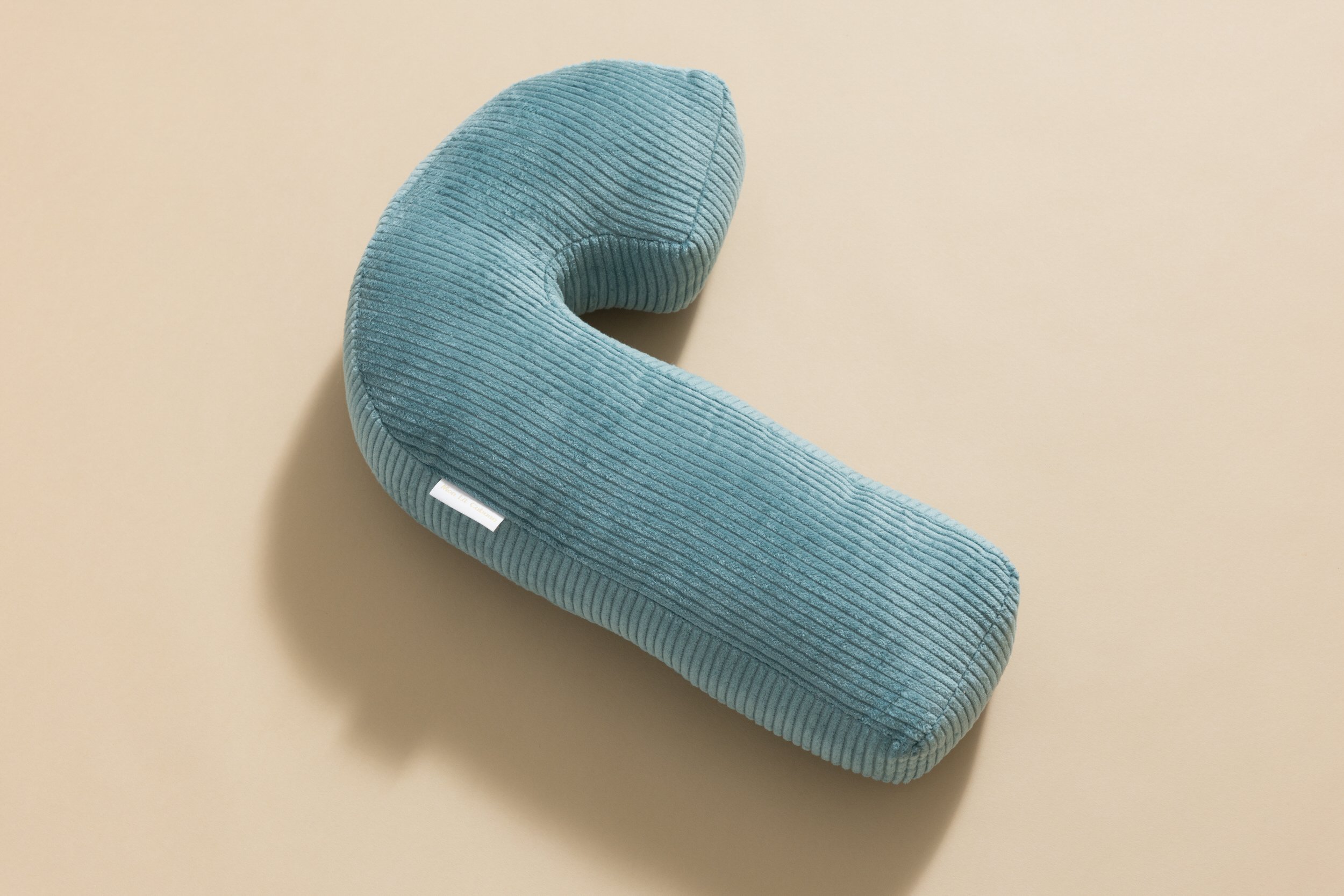 Coussin Lettre J - Velours Côtelé Bleu Coussin Lettre J - Velours Côtelé Bleu