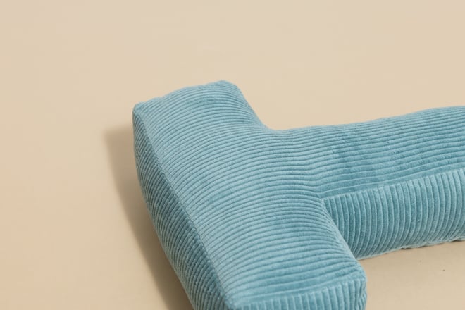 Coussin Lettre T - Velours Côtelé Bleu