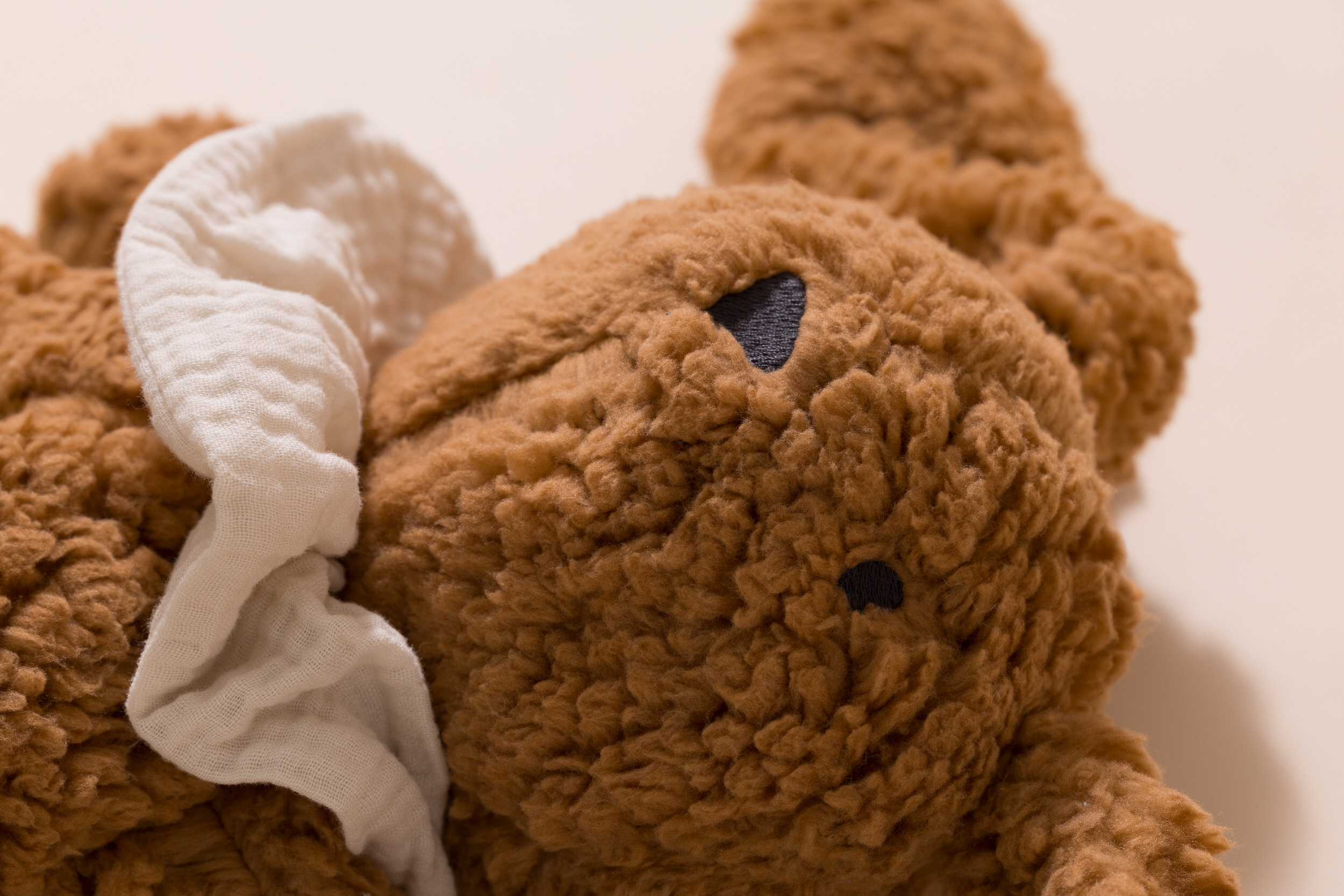 - Doudou Bouclé Lapin Caramel - Marron (Mon Lit Cabane) - Image 6