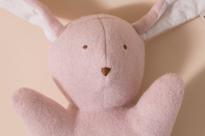Doudou Coelhinho Rosa em Algodão Orgânico