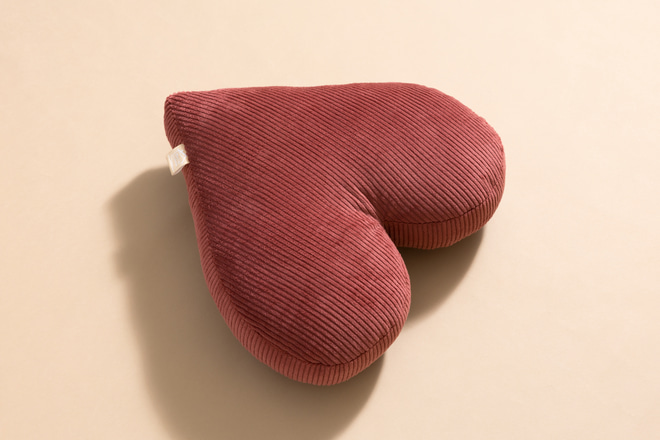 Coussin Coeur en Velours Côtelé Framboise