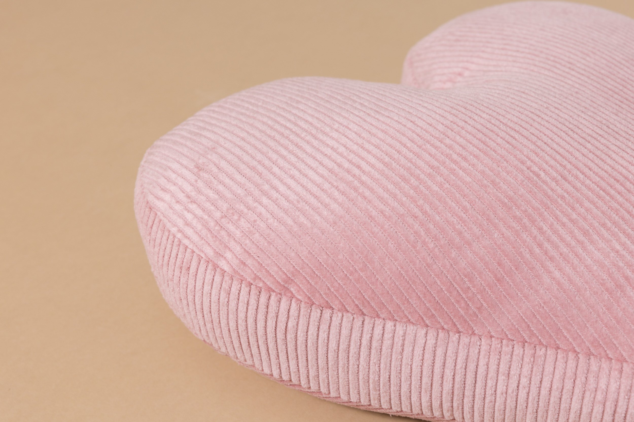 Cojín Corazón de Pana Rosa Cojín Corazón de Pana Rosa
