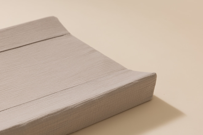 Wickelauflage aus Musselin Beige