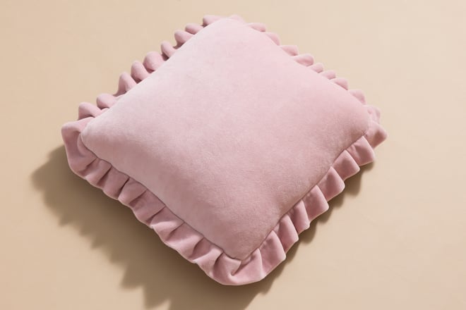 Square Velour Daisy Cushion - Powder Pink