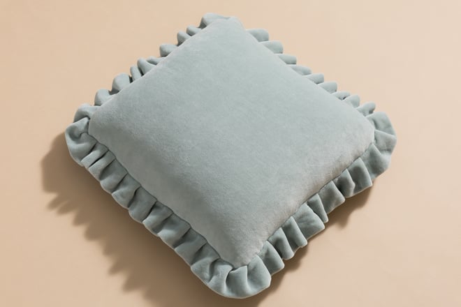 Square Velour Daisy Cushion - Powder Pink