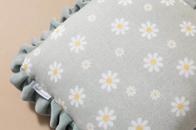 Square Velour Daisy Cushion - Powder Pink